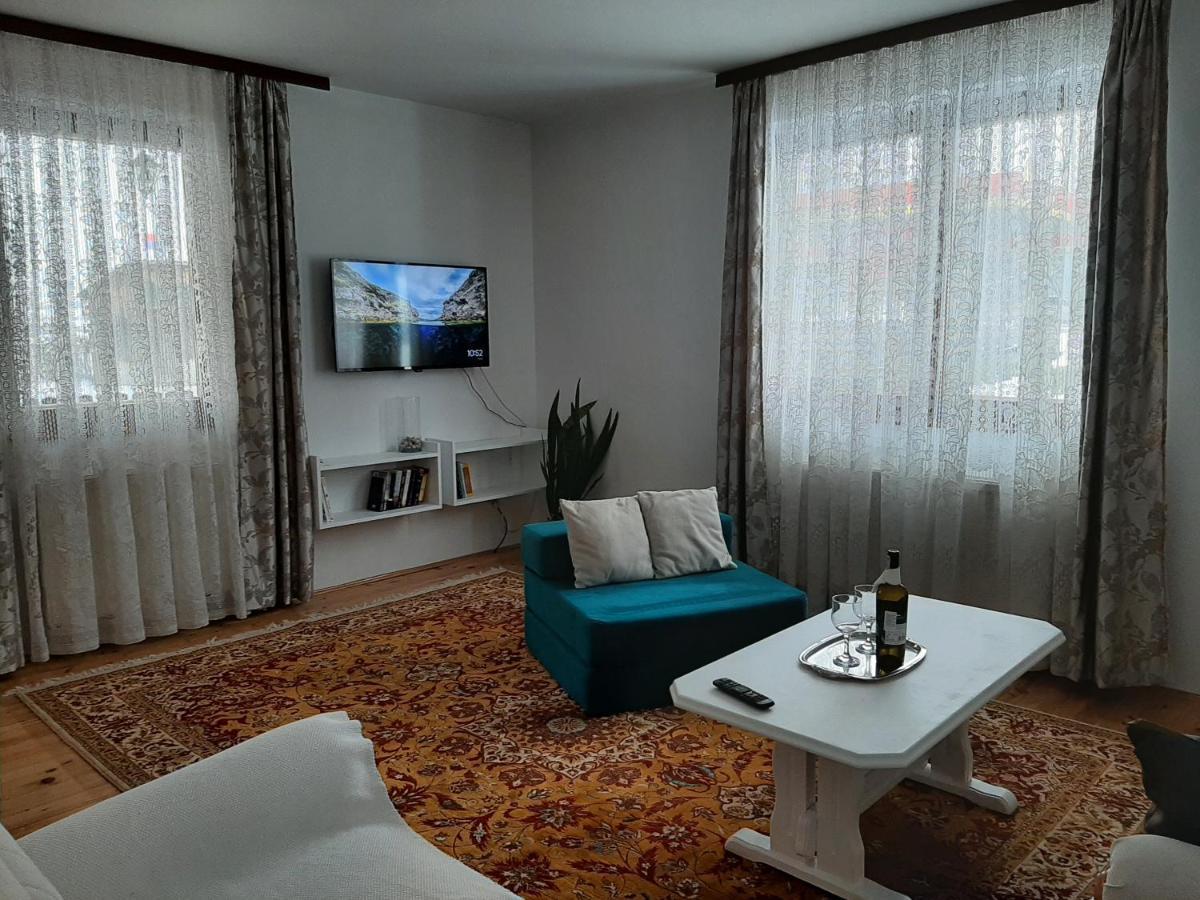 Aleksandar Apartmani パレ エクステリア 写真